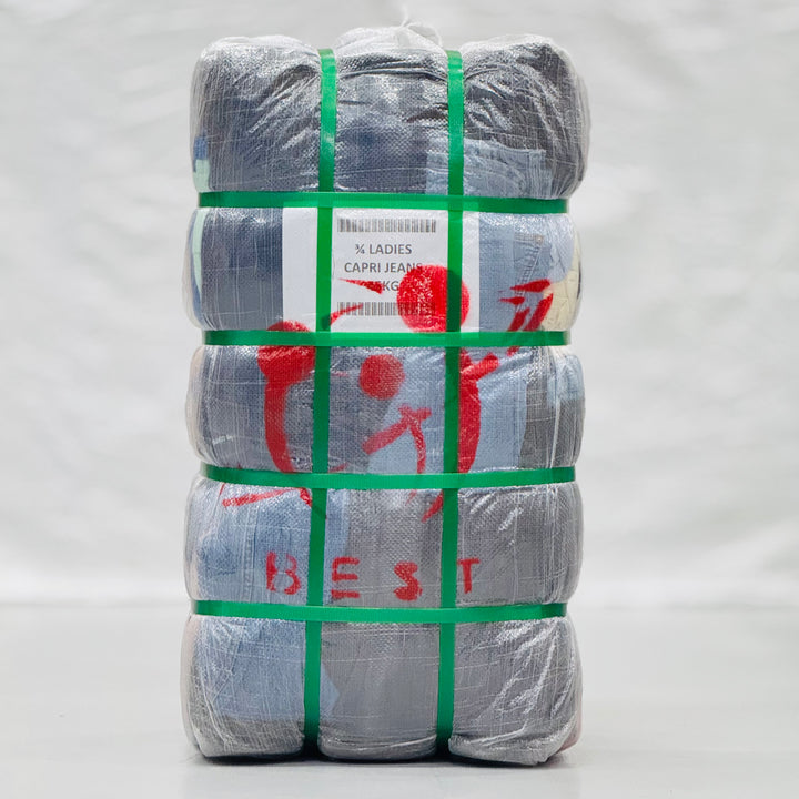 Grade A Ladies Capri Jeans, 45 KG